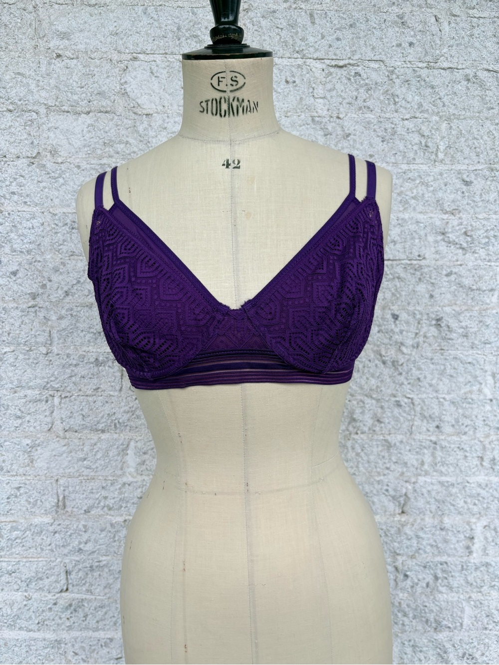 Miiyu  Lace Underwire Bra With Double Straps - NWOT
